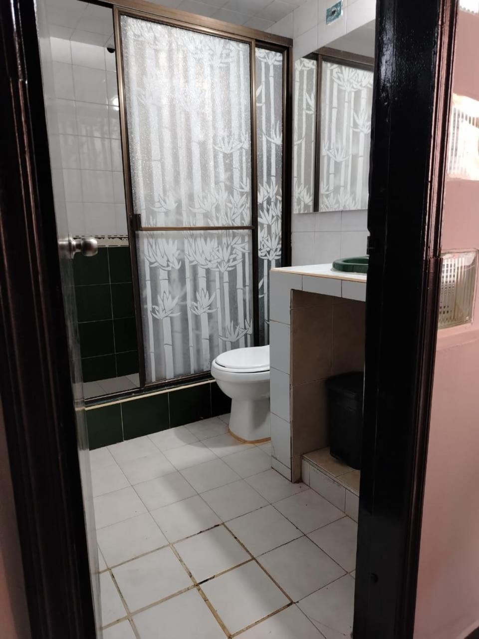 Casa de hóspedes Dos Independientes Con Bano Compartido