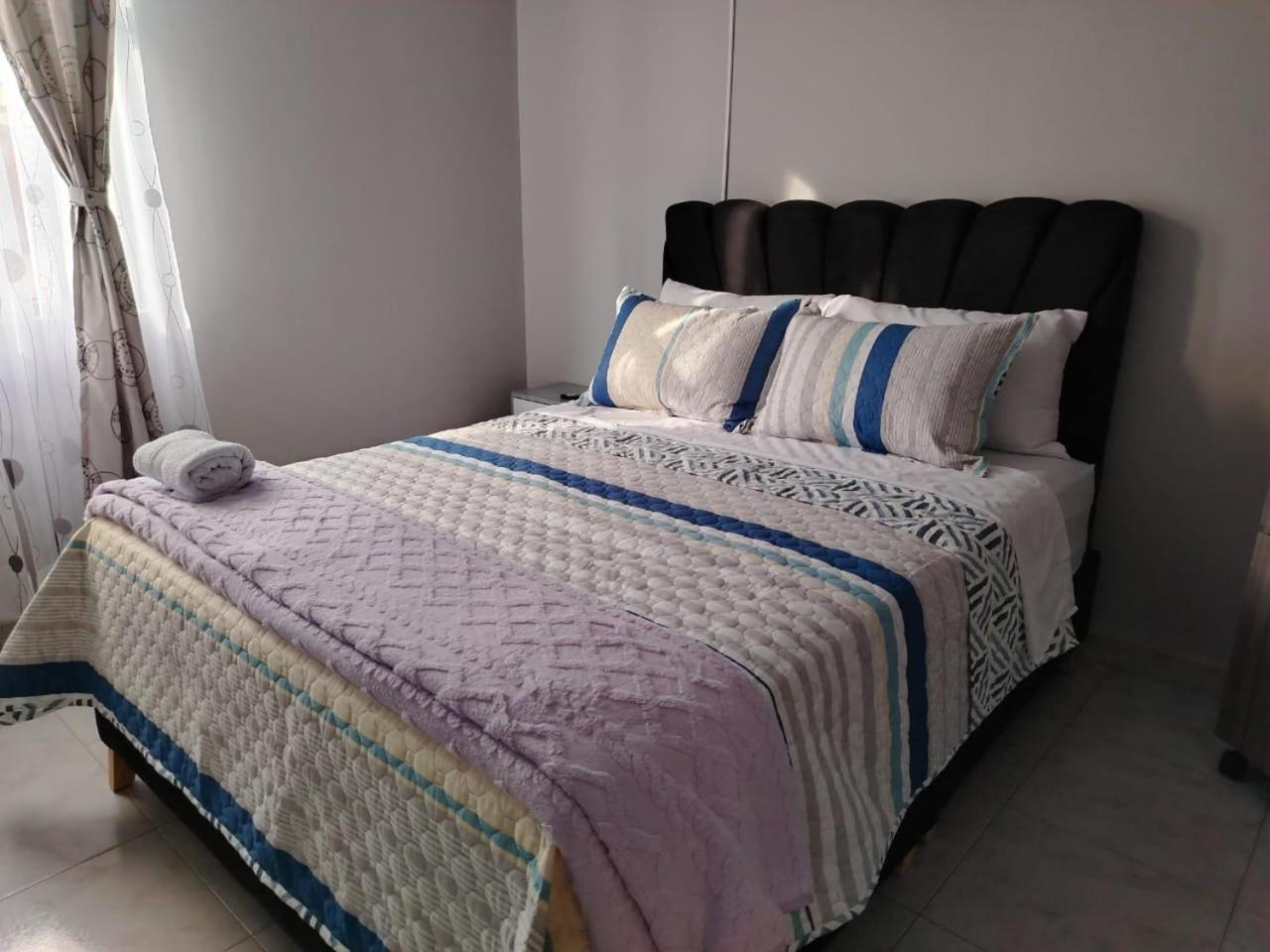 Casa de hóspedes Dos Independientes Con Bano Compartido