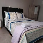 Dos Habitacion Independientes Con Bano Compartido